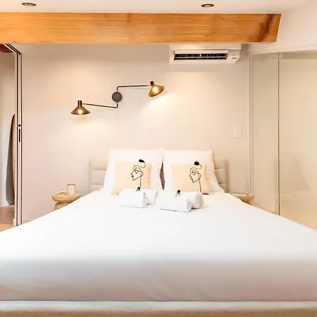 Picasso 2 Elegant Duplex - Master Suite, 2 Bathrooms, 3 Apartment *