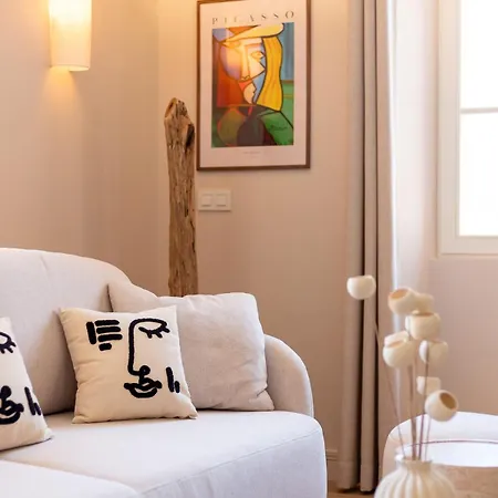 Picasso 2 Elegant Duplex - Master Suite, 2 Bathrooms, 3 アパート *