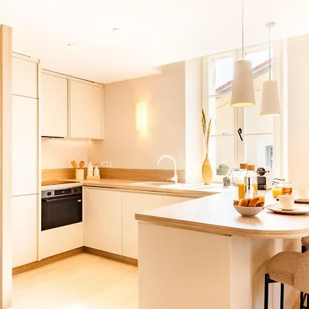 Picasso 2 Elegant Duplex - Master Suite, 2 Bathrooms, 3 アパート