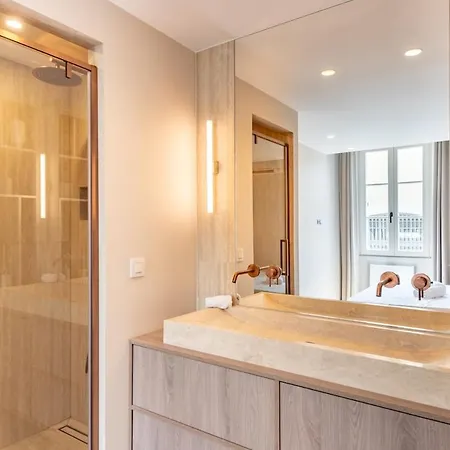 アパート Picasso 2 Elegant Duplex - Master Suite, 2 Bathrooms, 3