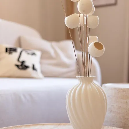 Elegant Duplex - Master Suite, 2 Bathrooms, Air Conditioning