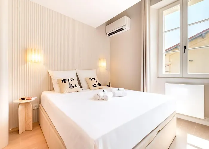 Appartement Elegant Duplex - Master Suite, 2 Bathrooms, Air Conditioning Vallauris