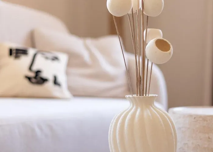 Elegant Duplex - Master Suite, 2 Bathrooms, Air Conditioning