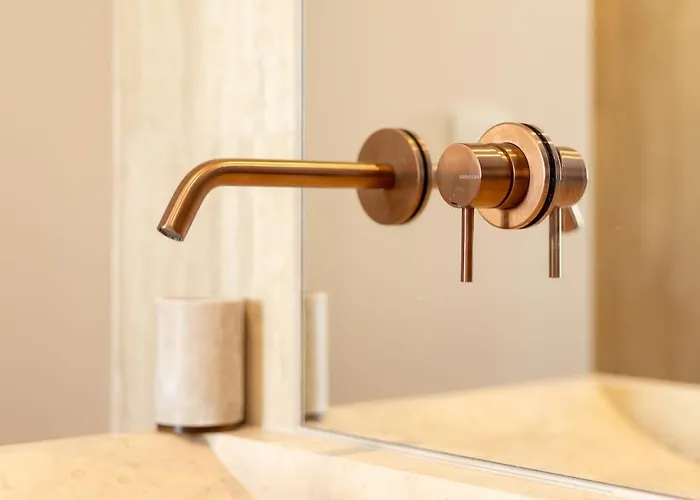 Picasso 2 Elegant Duplex - Master Suite, 2 Bathrooms, 3 *