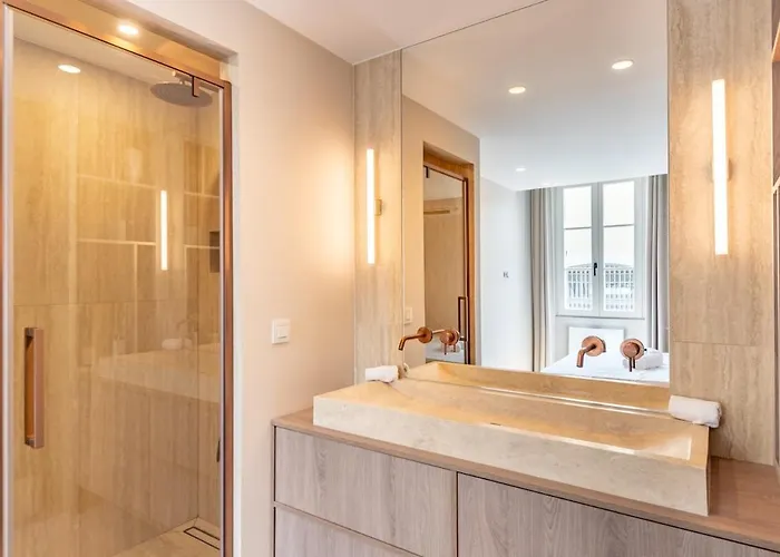 Διαμέρισμα Picasso 2 Elegant Duplex - Master Suite, 2 Bathrooms, 3
